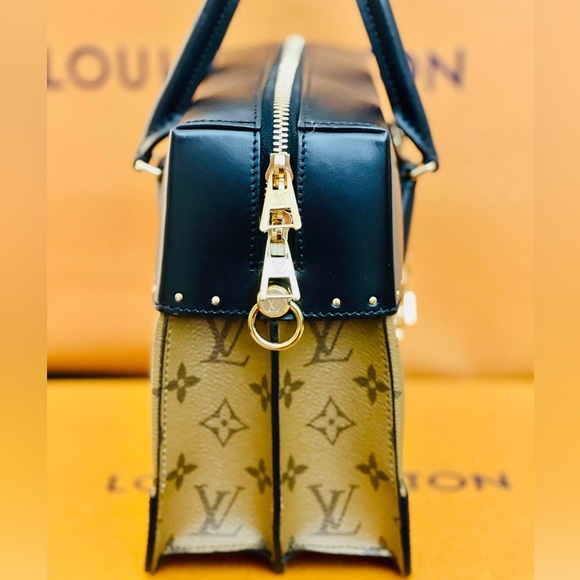 City Malle bag , good condition like new box and full set box receipt - Picture 11 of 11